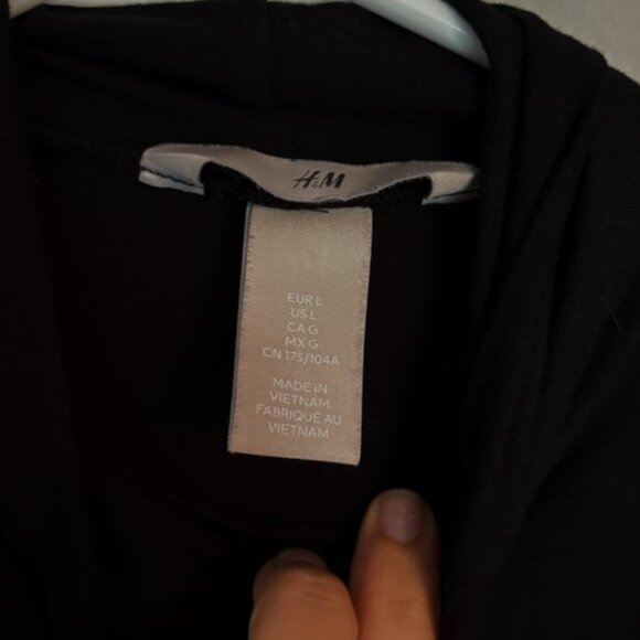 H&M Black Turtleneck Sleeveless 95% Viscose Large - Picture 3 of 5